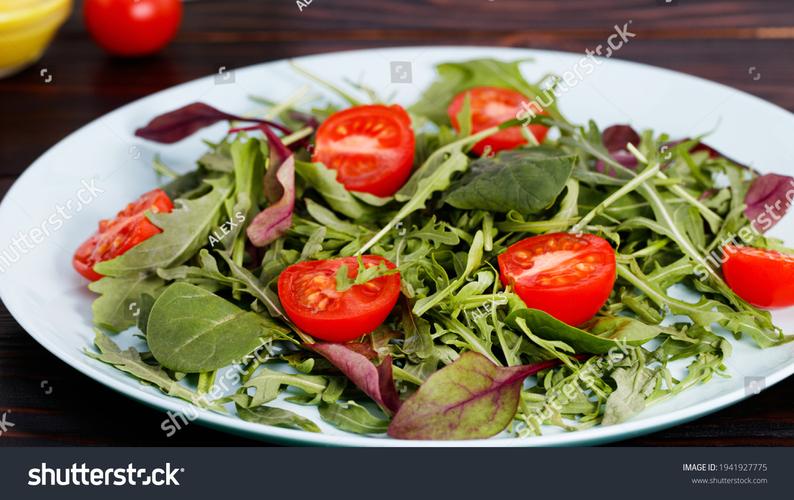 The Essential Arugula Salad: Simple Lemon Parmesan Perfection